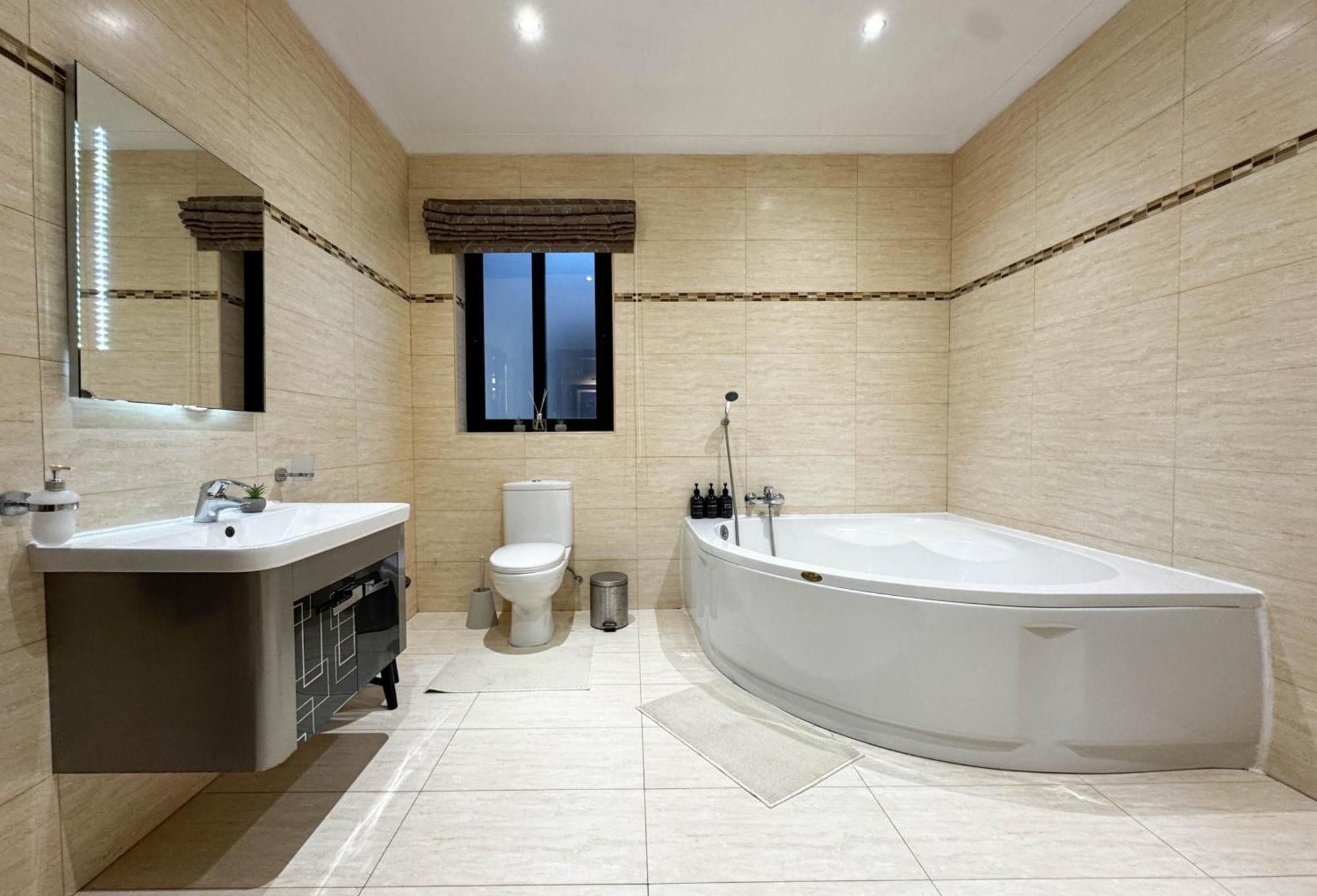 Apartment Jacuzzi Terrace Getaway With Valletta Views Sliema