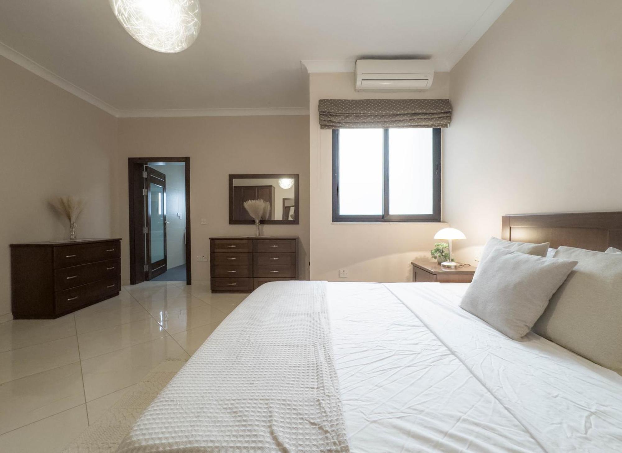 Apartamento Jacuzzi Terrace Getaway With Valletta Views Sliema