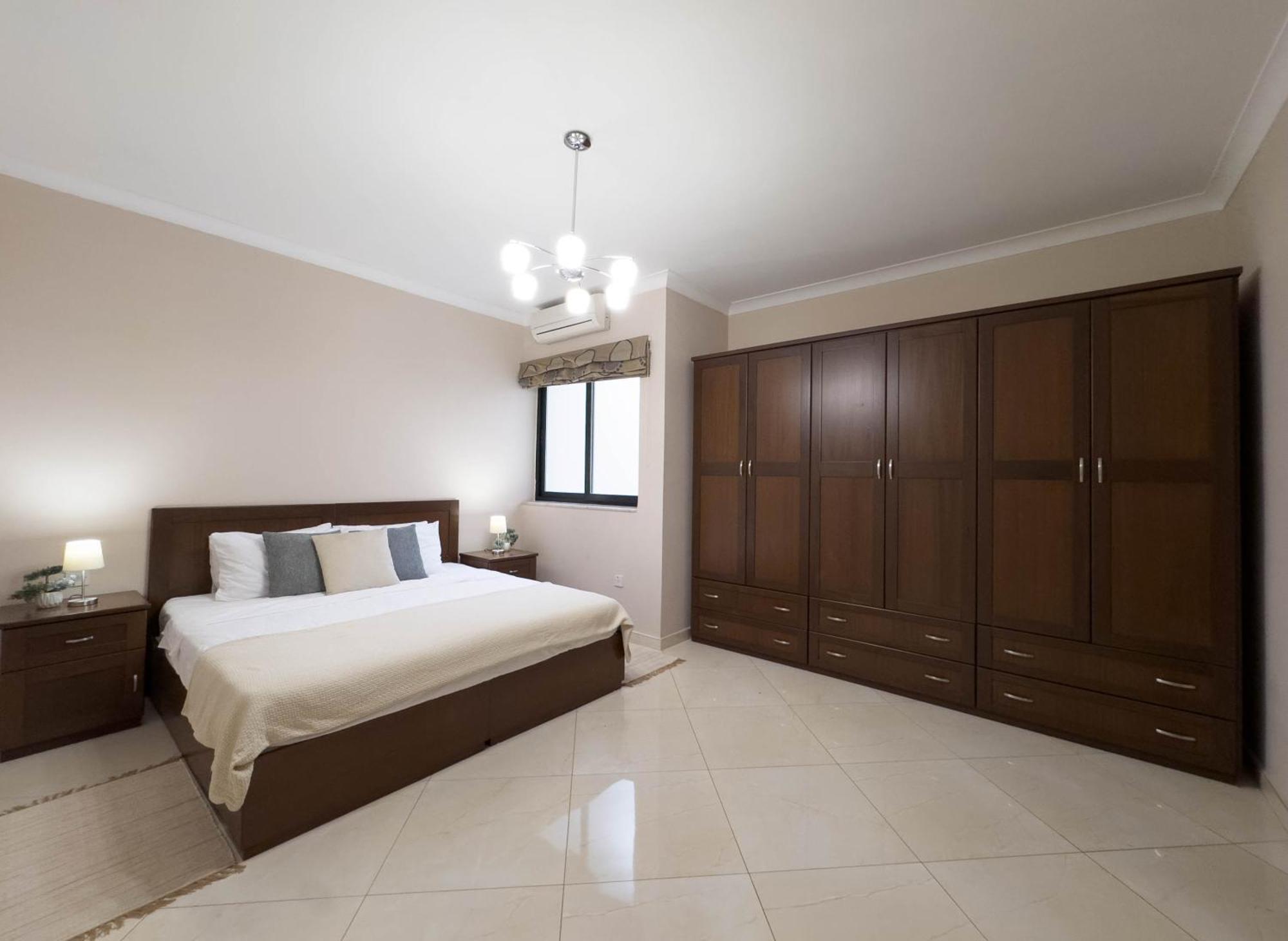 Jacuzzi Terrace Getaway With Valletta Views *