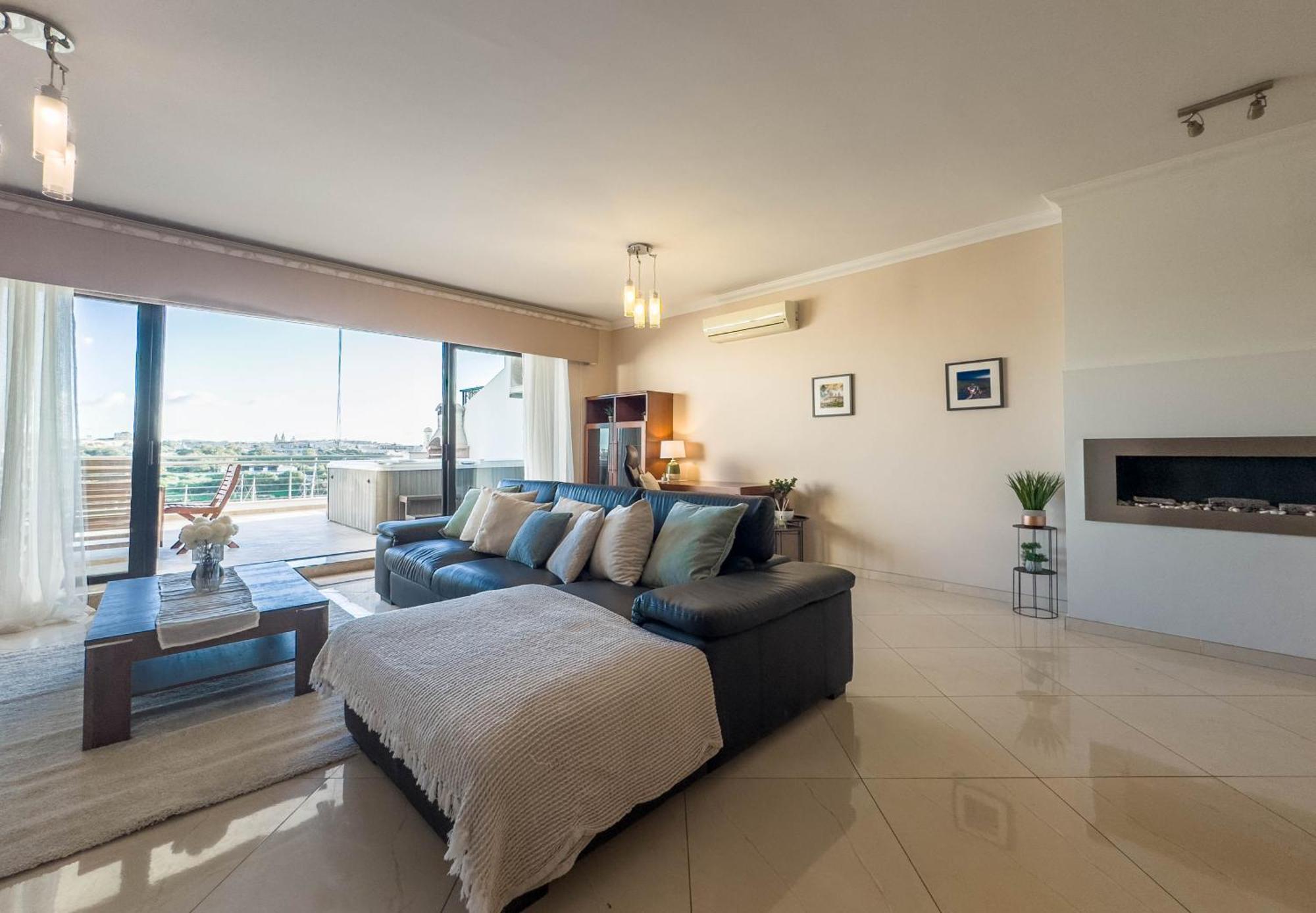 Apartment Jacuzzi Terrace Getaway With Valletta Views Sliema